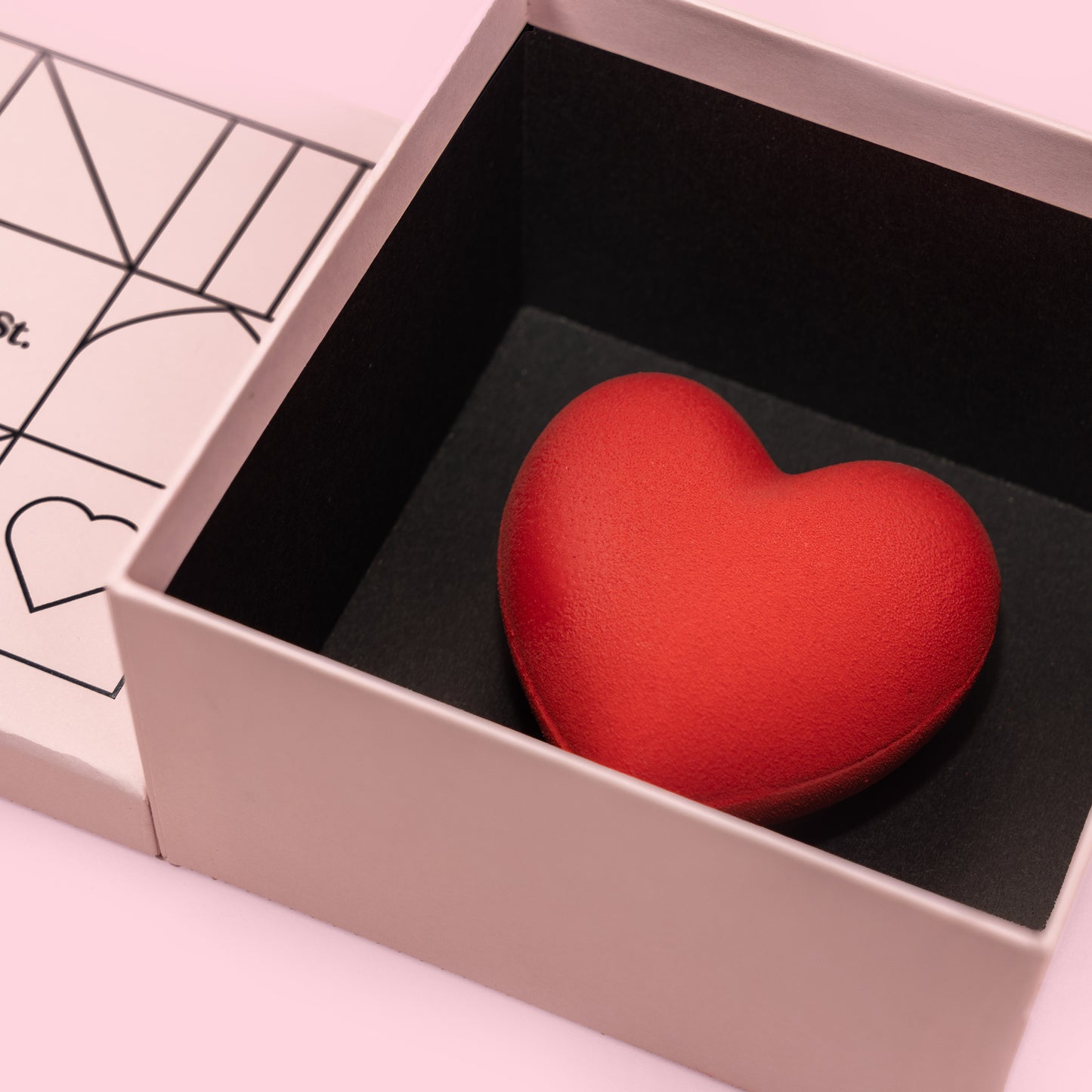 Hill St. Chocolate Valentine's Heart - Size 1 (Collection only)