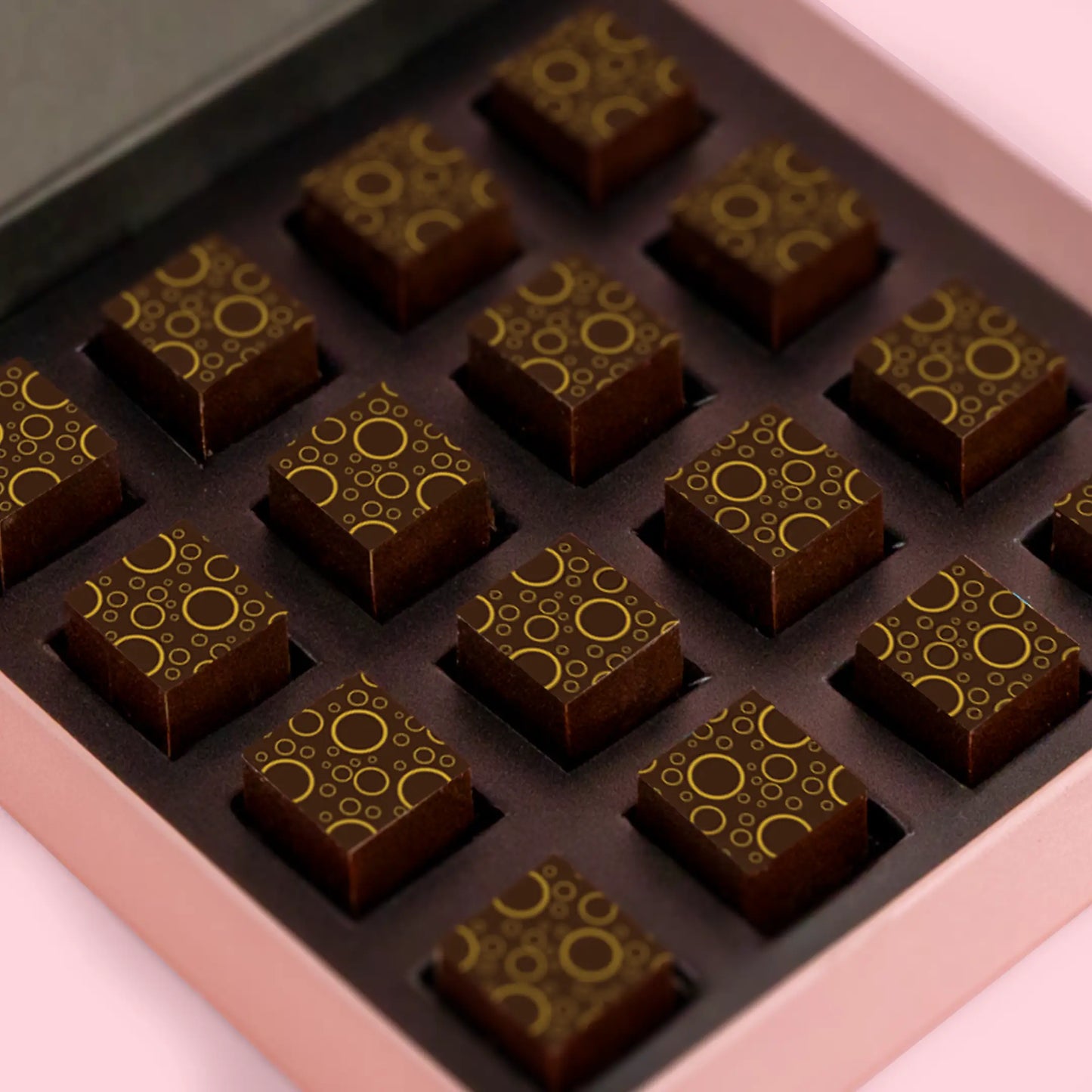 Dark chocolate Cambridge gin & yellow plum ganache cubes - 16 pieces