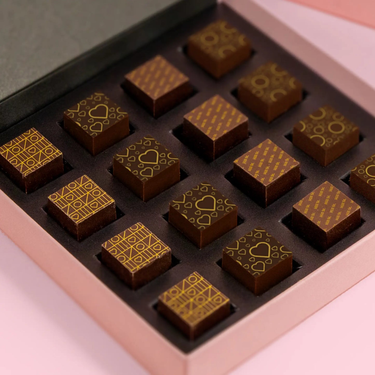 Hill St. Cube Variety Selection Box - 16 pieces