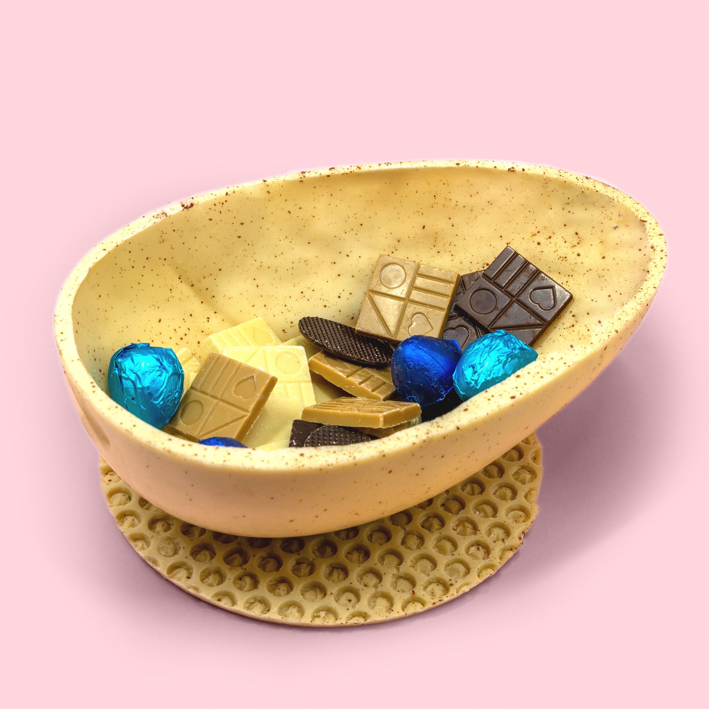 Hill St. White Chocolate Filled Easter Eggs - Three Sizes  (Collection from store only)